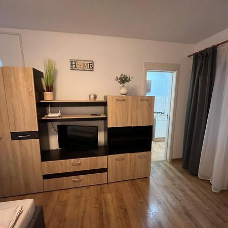 Focus Hun 2 Apartment Миеркуря Чук Екстериор снимка